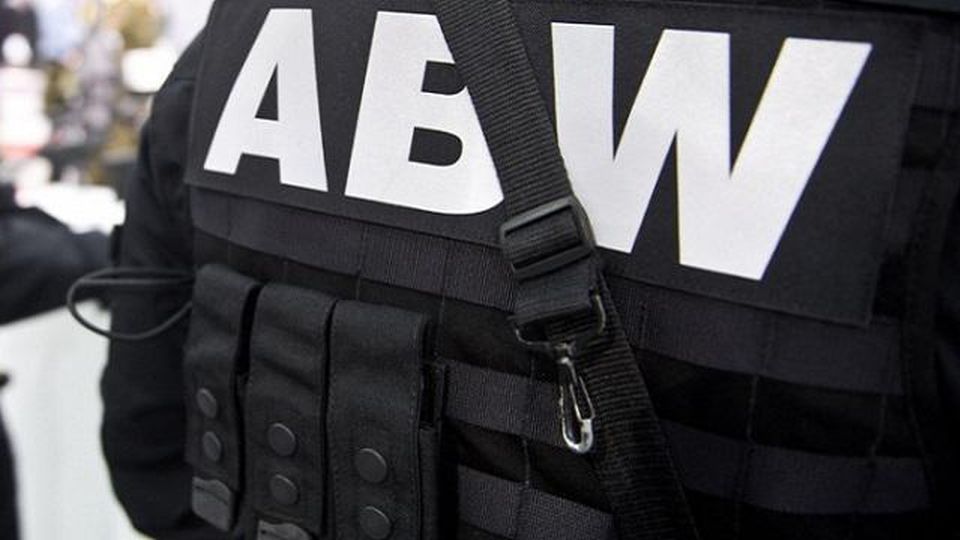 ABW zabezpieczyła dokumenty i pieniądze rosyjskiej siatki szpiegowskiej