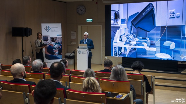 Fot. Wojciech Ochrymiuk [Radio Szczecin] Najnowocześniejszy robot chirurgiczny pomógł przy ponad 1000 operacji [WIDEO, ZDJĘCIA]