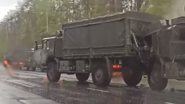 Zderzenie samochodów wojskowych przed Płonią
