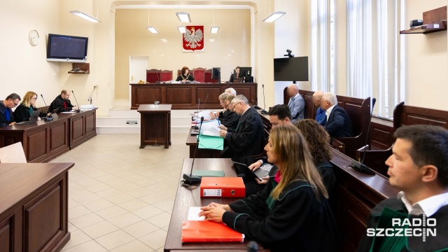 Jeden z największych procesów gospodarczych w kraju miał się rozpocząć w poniedziałek w szczecińskim sądzie. I na razie się nie rozpoczął.